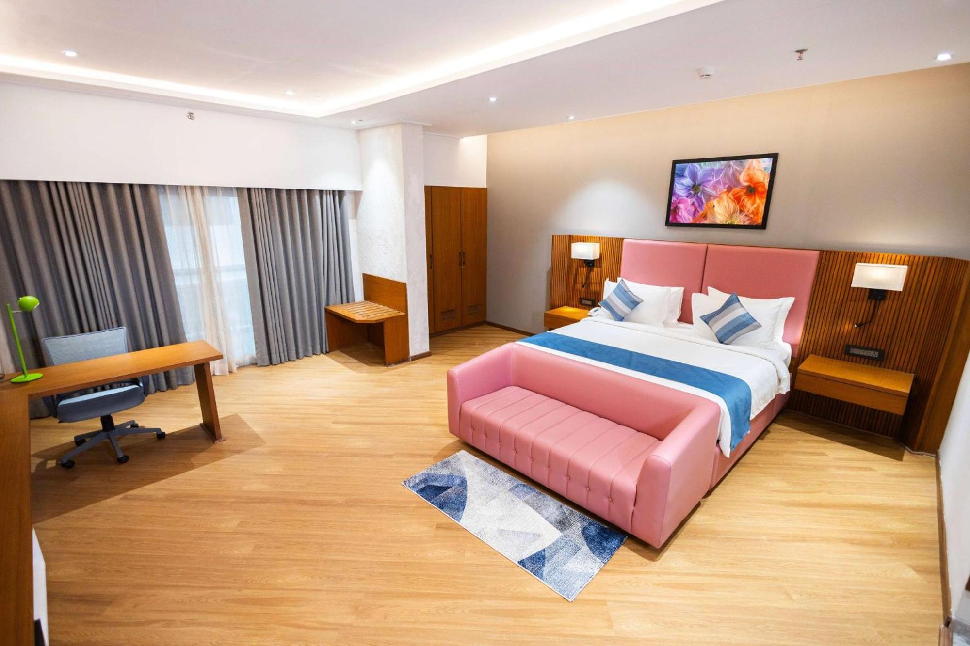 Ramada Encore By Wyndham Viramgam Экстерьер фото