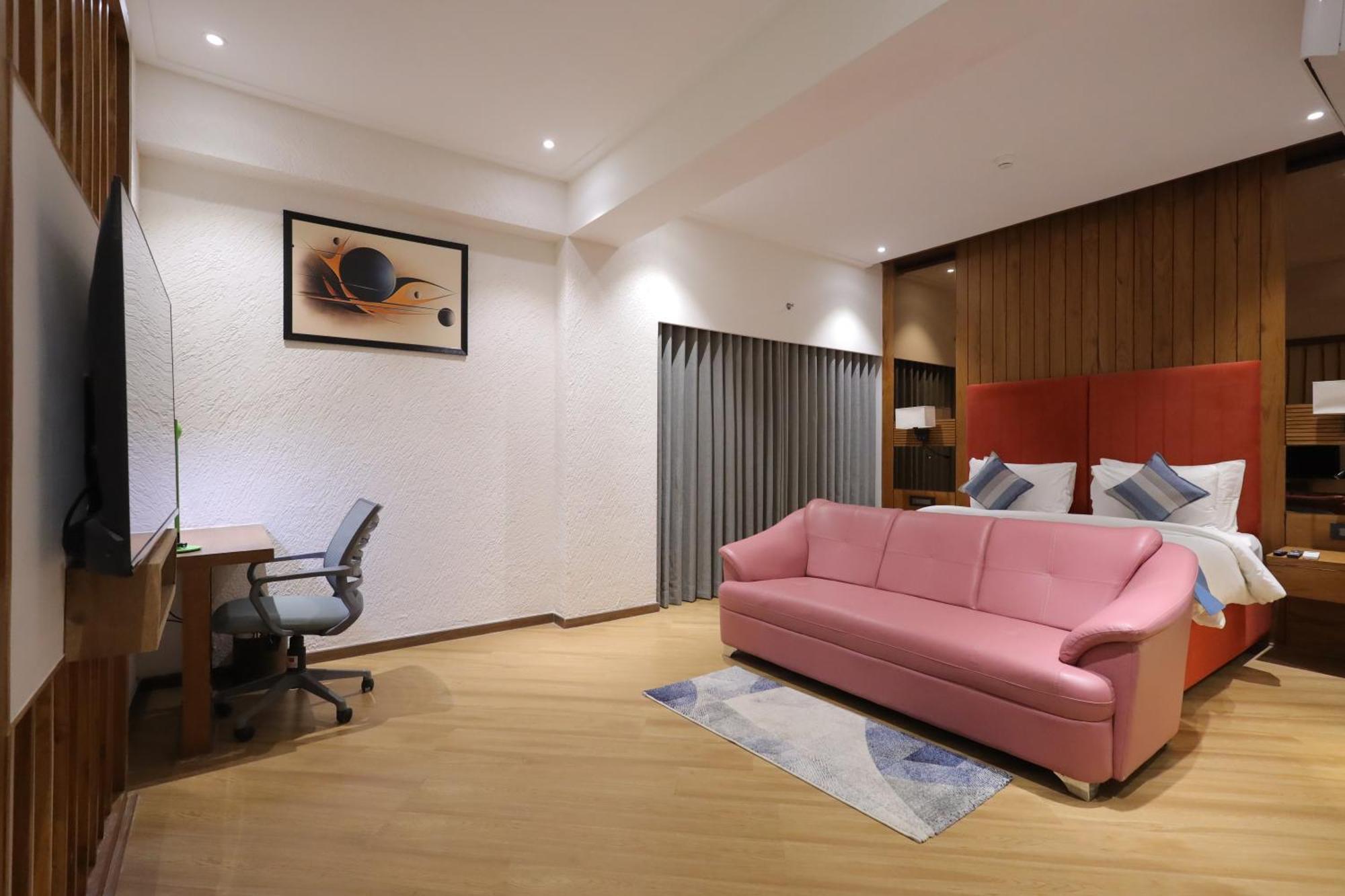Ramada Encore By Wyndham Viramgam Экстерьер фото